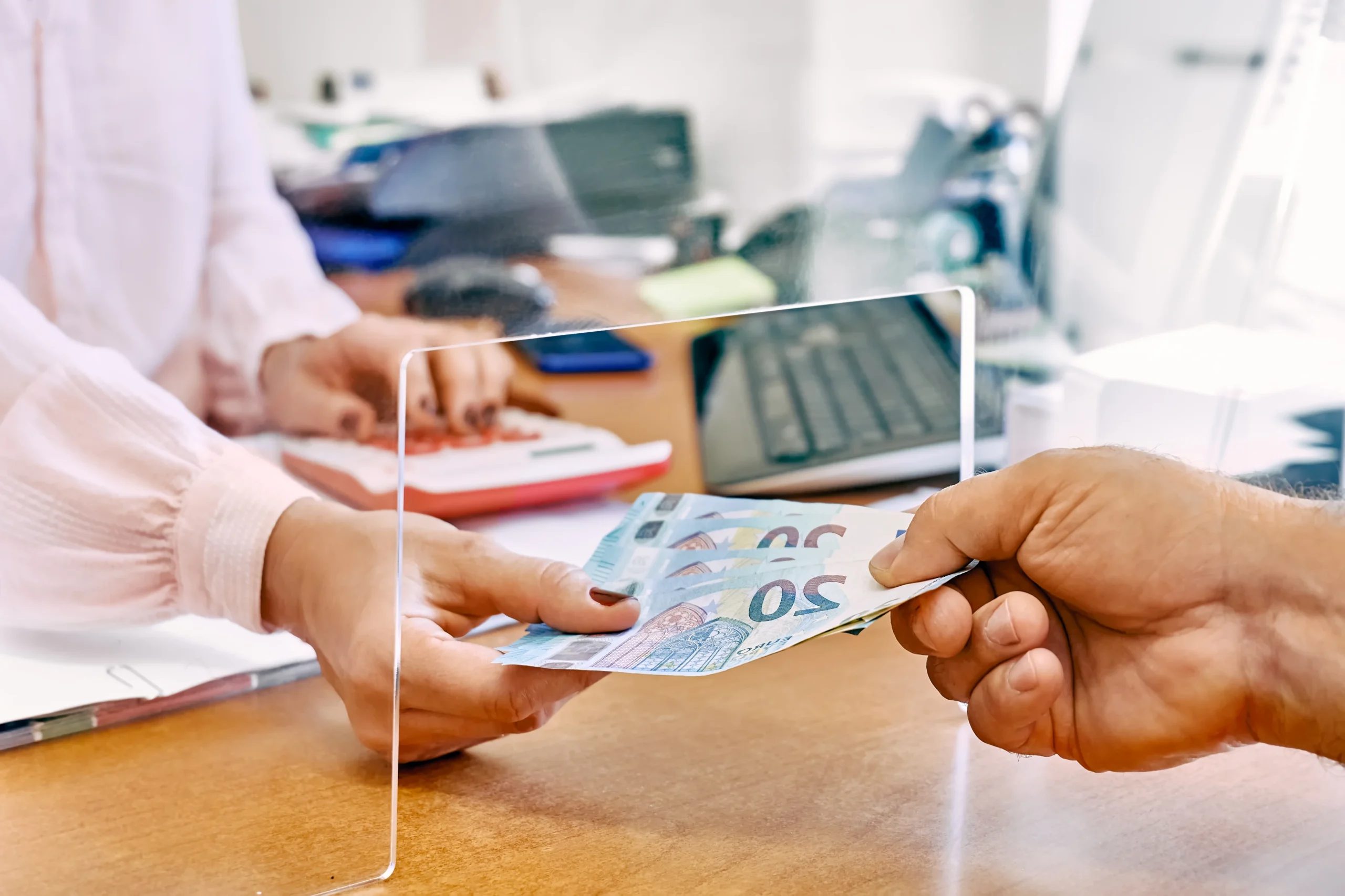 Schimb valutar sector 3